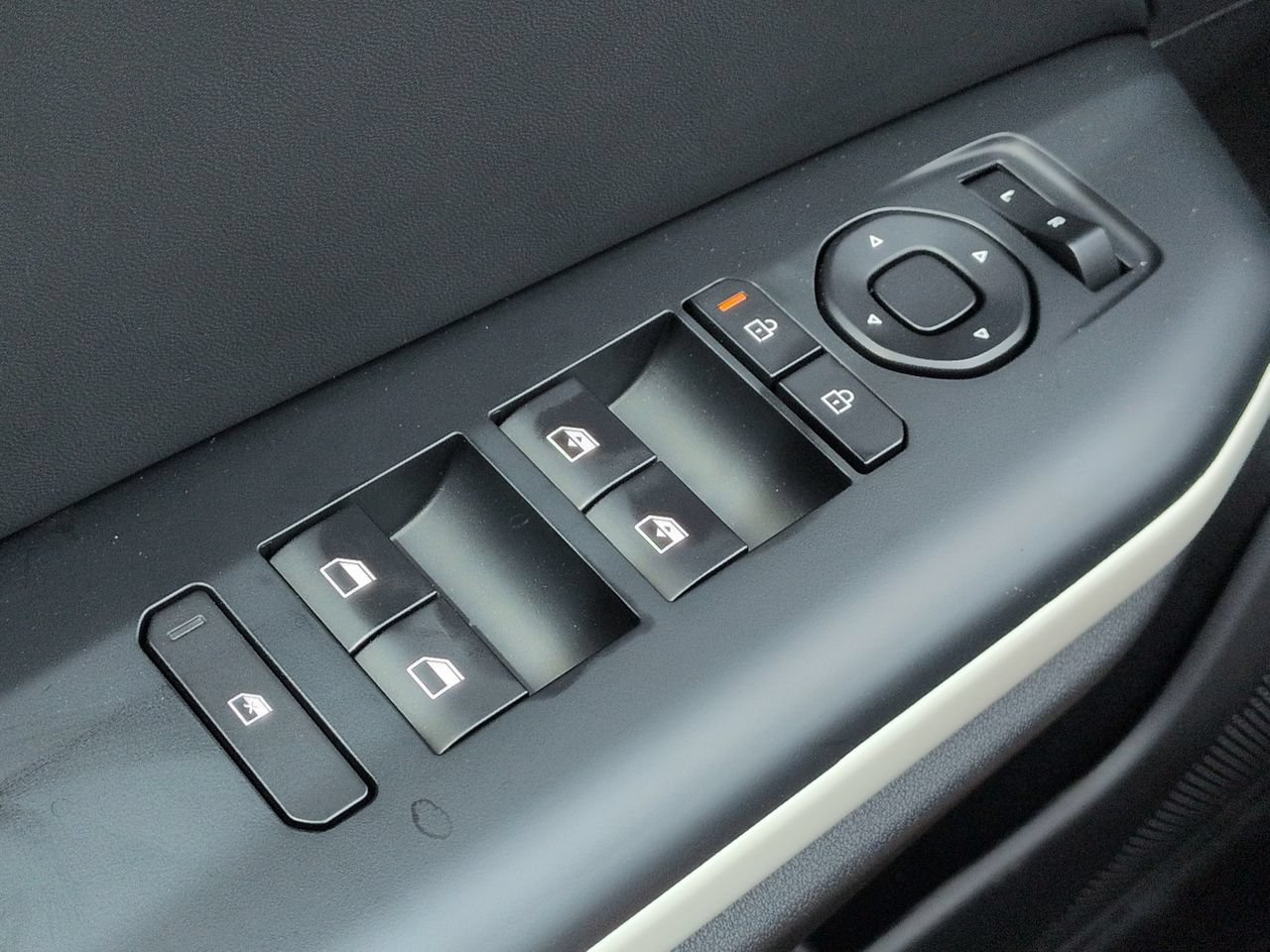 New 2026 Interstellar Gray Kia GT-Line Turbo image 28