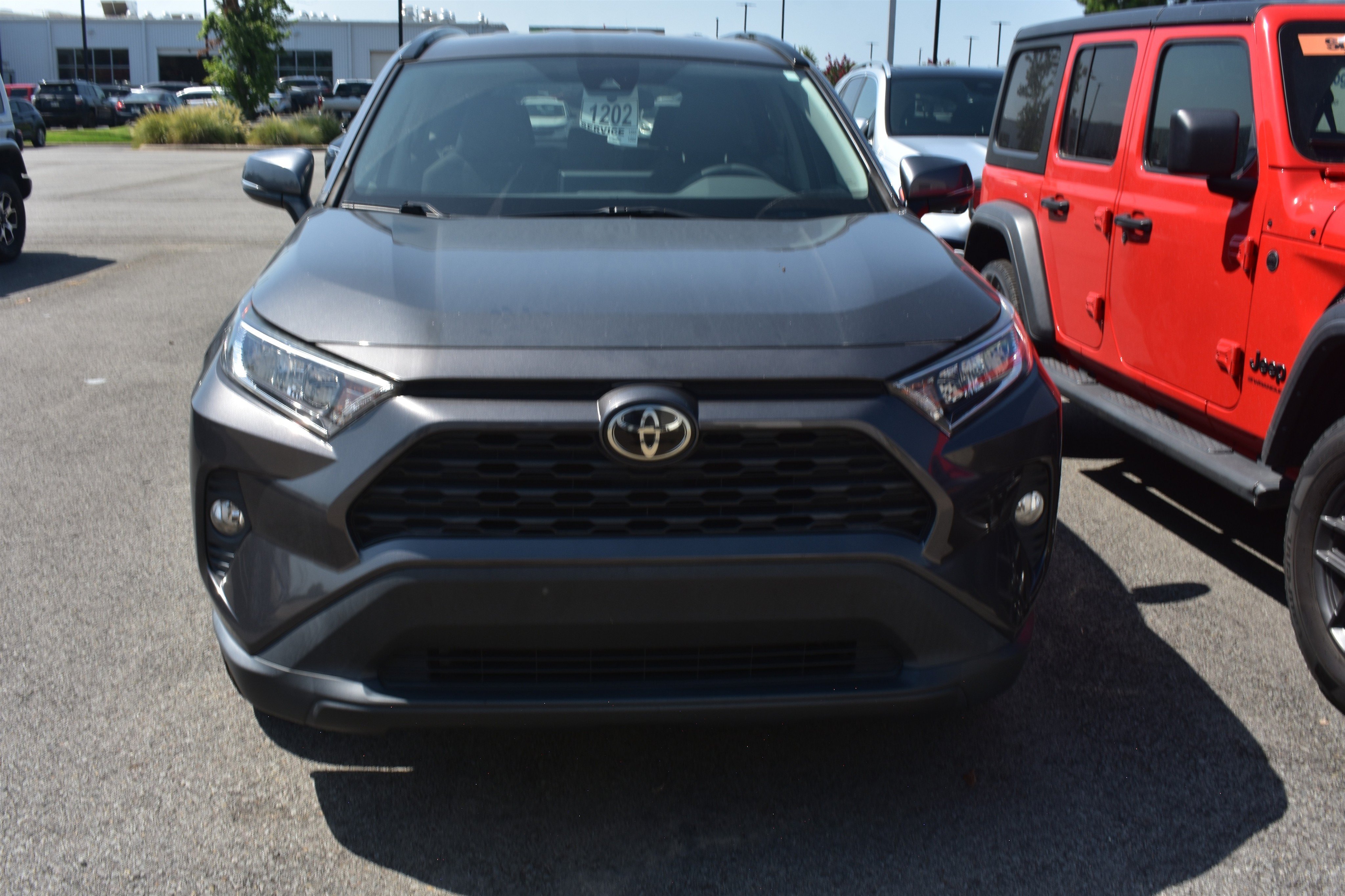 Used 2021  Toyota XLE image 2