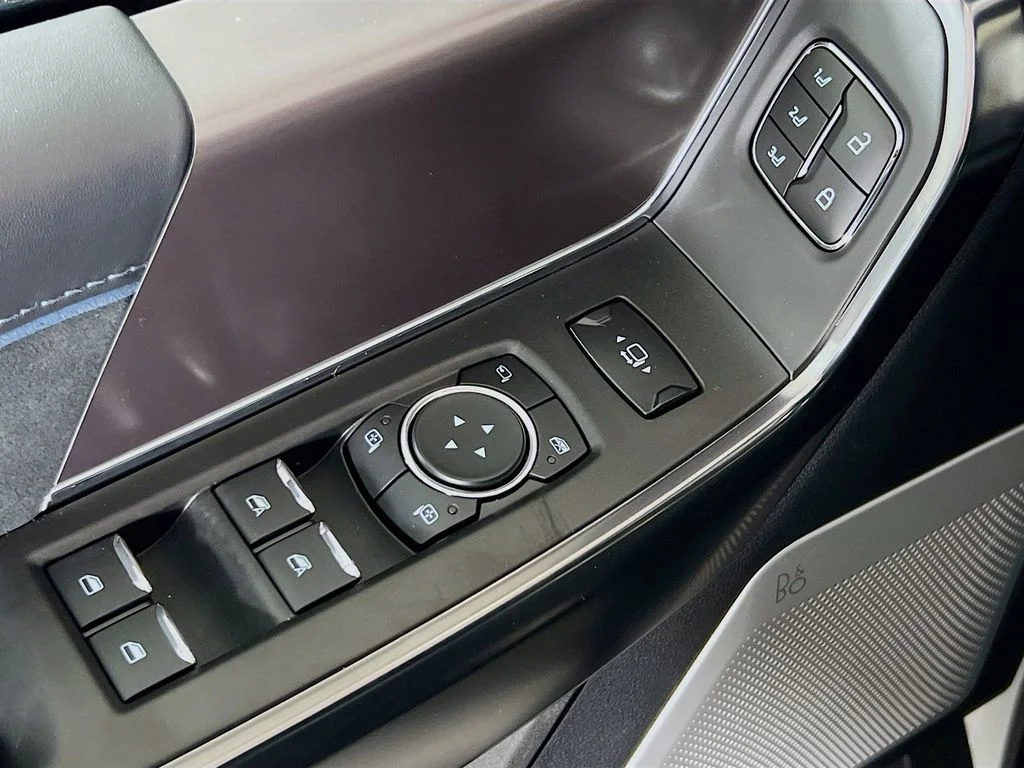 New 2026 Star White Metallic Tri-Coat Ford Platinum image 12