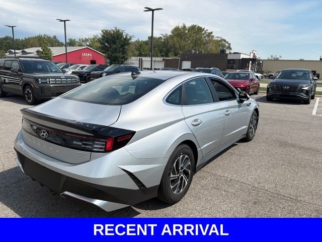 Used 2026 Silver Hyundai Blue image 21