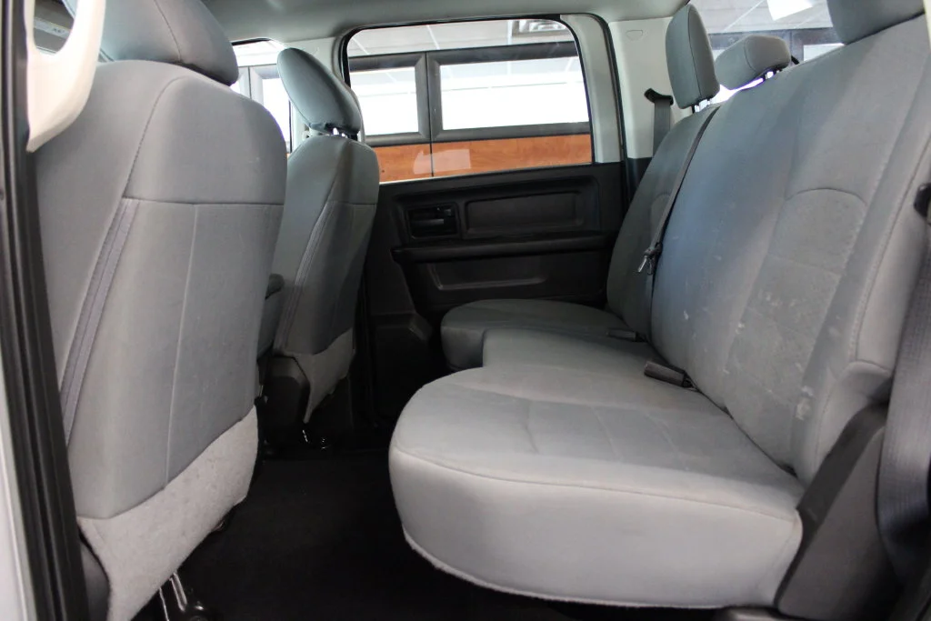 Certified Used 2018 Bright Silver Clearcoat Metallic Ram Tradesman image 31