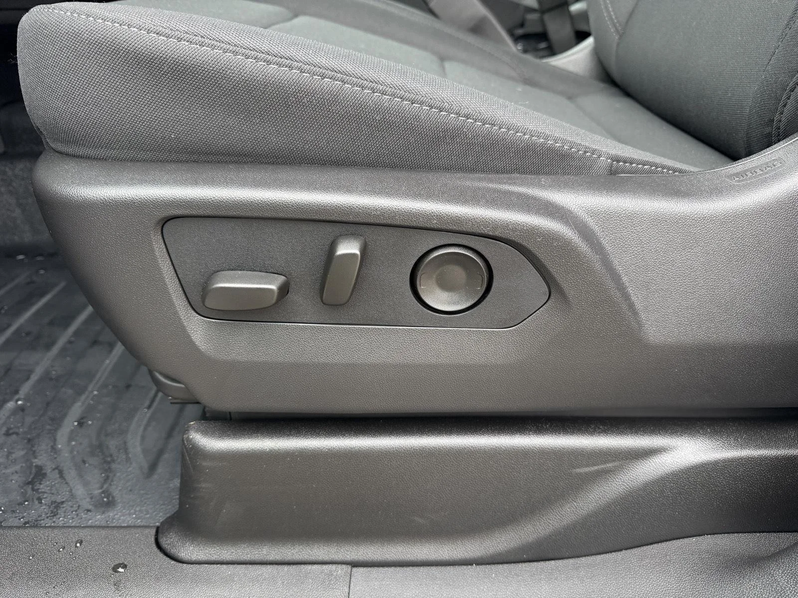 New 2025 Summit White Chevrolet Pursuit Rated image 8