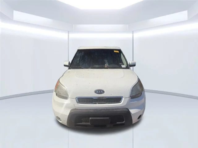 Used 2010 White Kia Plus image 2