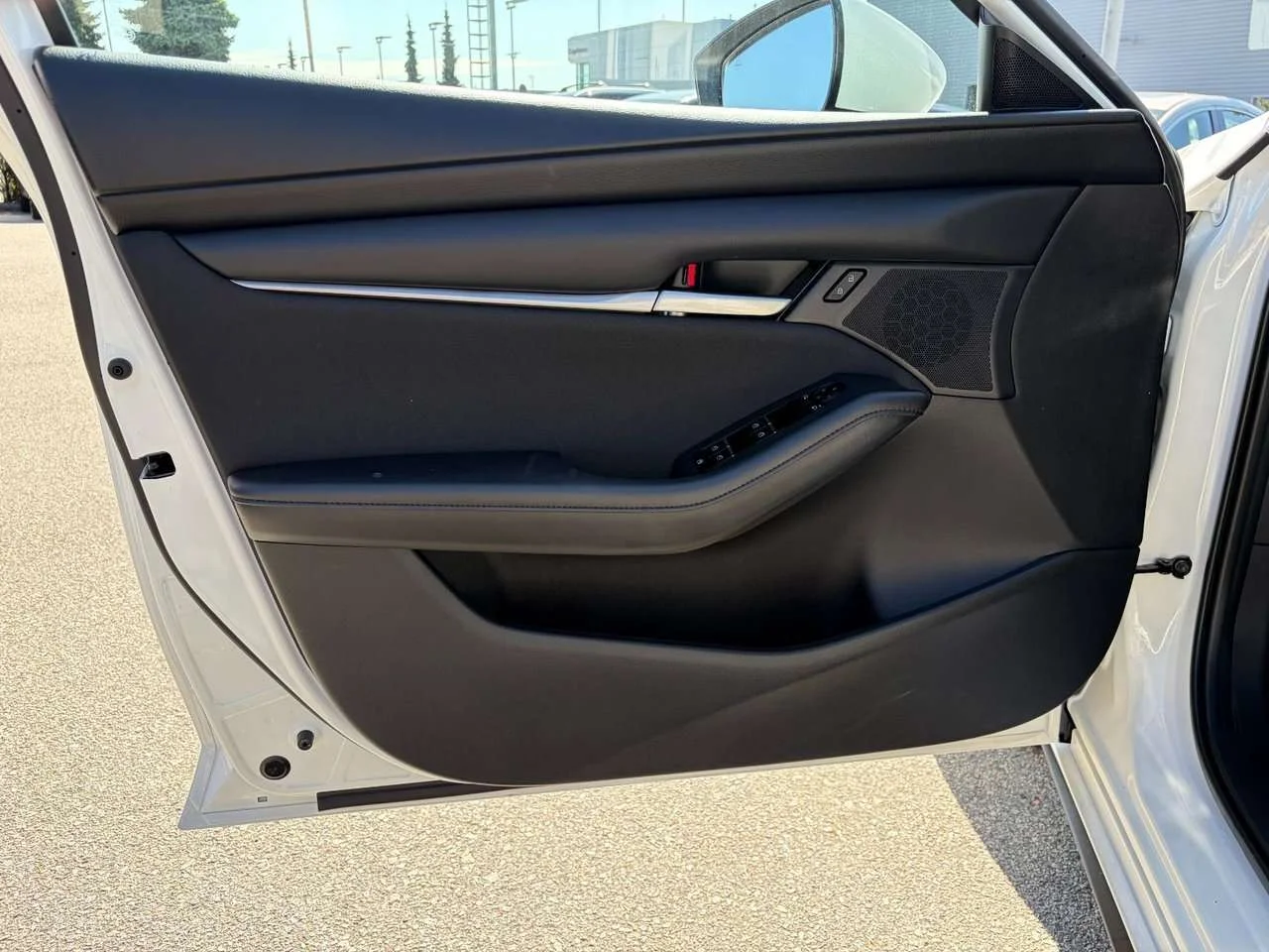 Used 2025  Mazda GS image 15