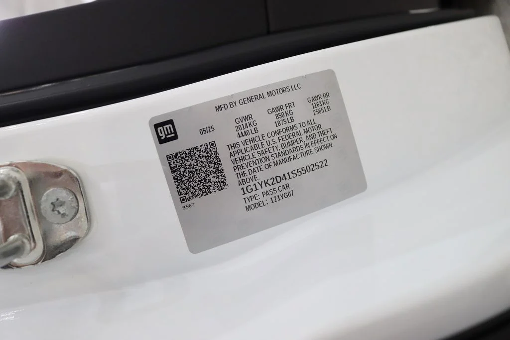 Used 2025 White Chevrolet E-Ray image 35