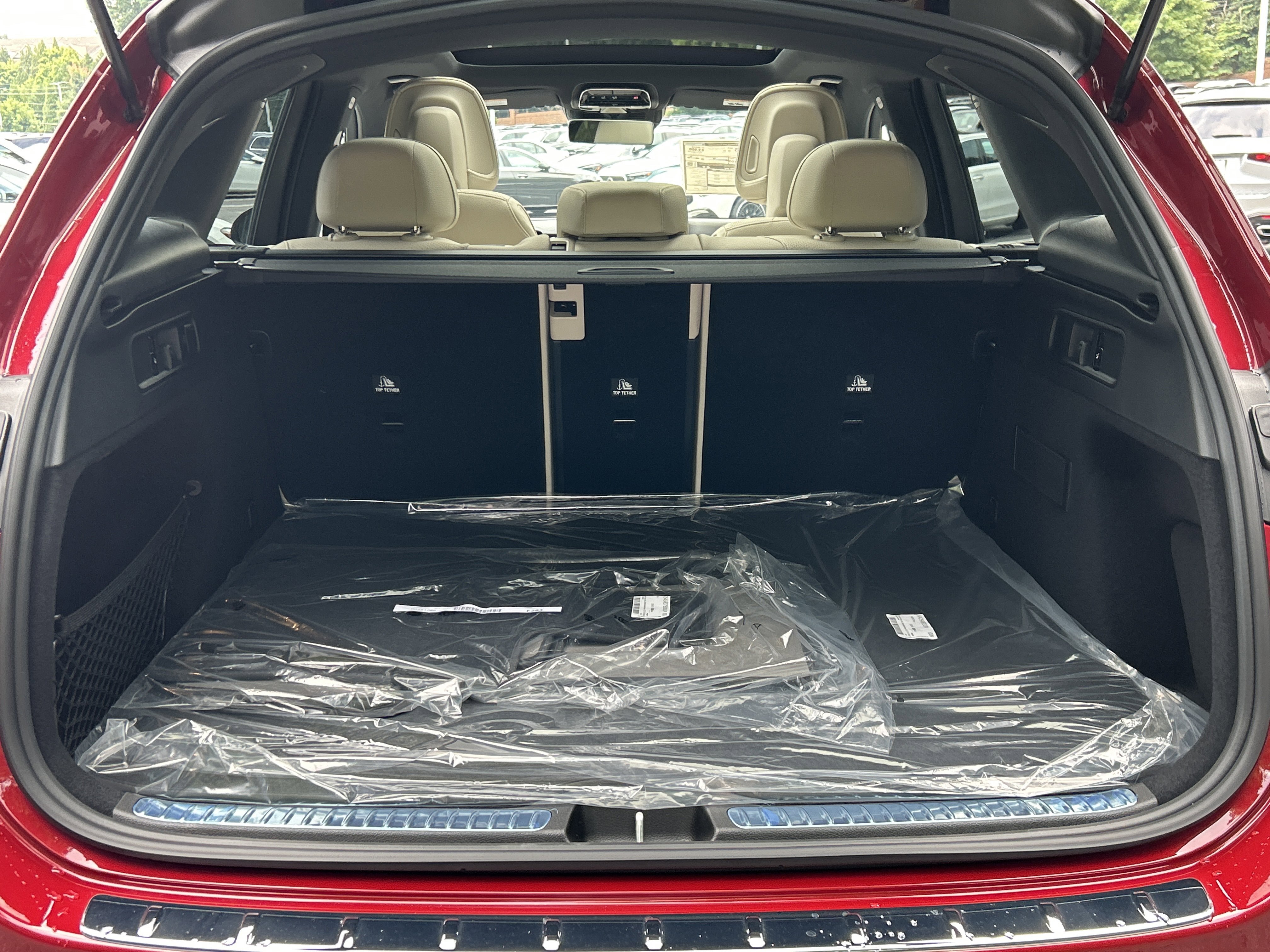 New 2026 MANUFAKTUR Patagonia Red Metallic Mercedes-Benz GLC 300 4MATIC® SUV image 9
