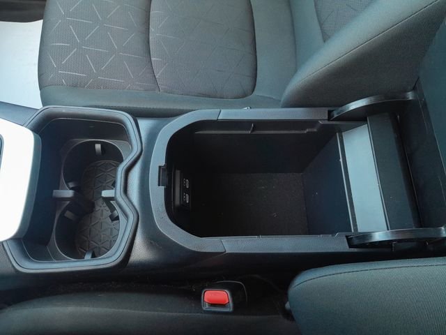 2024 Toyota RAV4 XLE - Photo 25