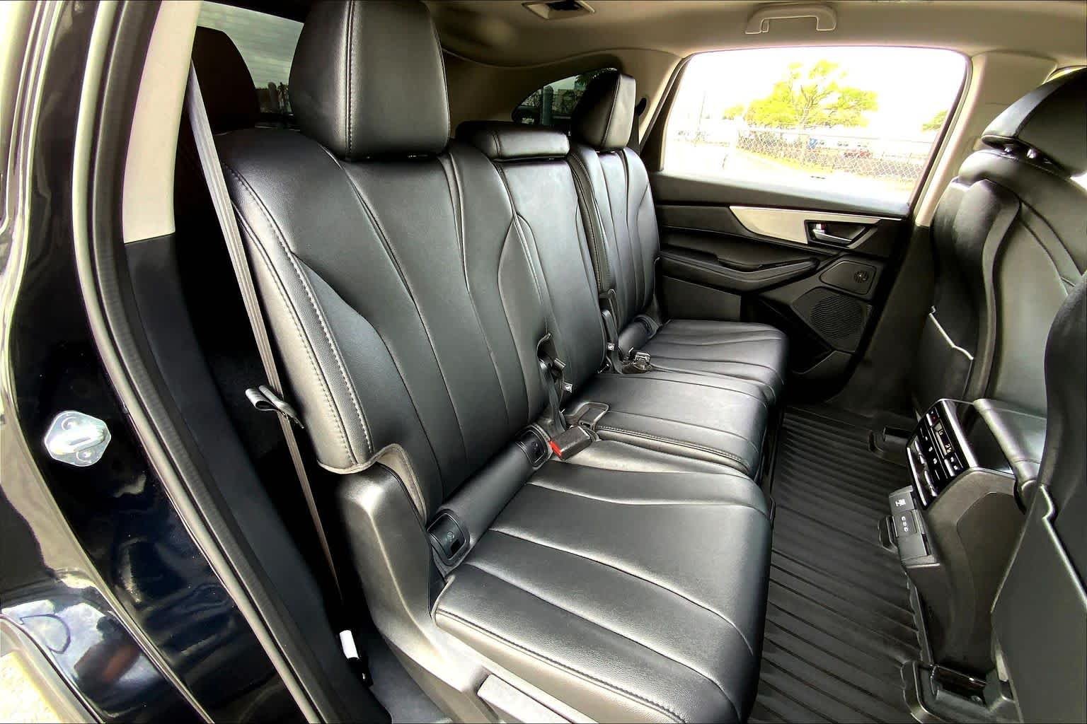 Used 2025 Majestic Black Pearl Acura  image 28