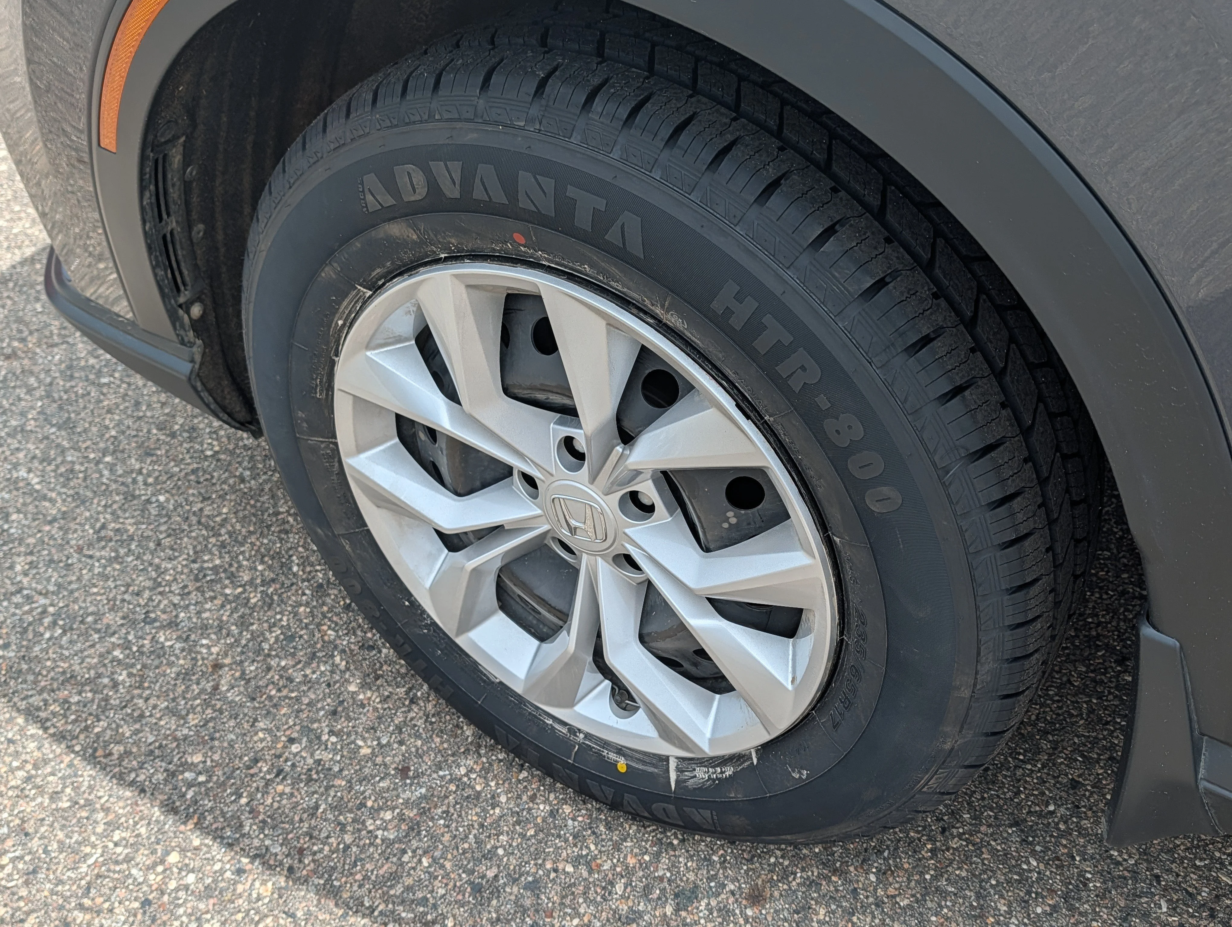 Used 2025 Meteorite Gray Metallic Honda LX image 5