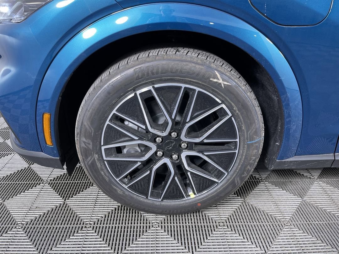 New 2026 Adriatic Blue Metallic Ford Premium image 27