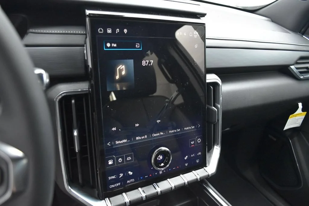 New 2026 Sterling Metallic GMC Elevation image 11