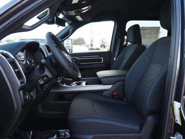2026 RAM 3500 Big Horn - Photo 6