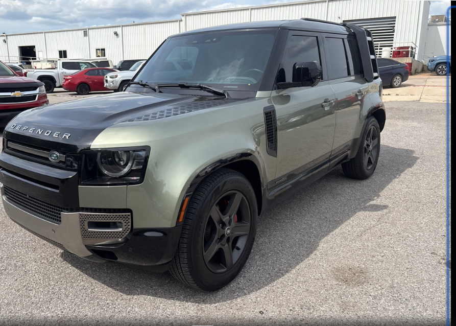 2023 Land Rover Defender X's photo
