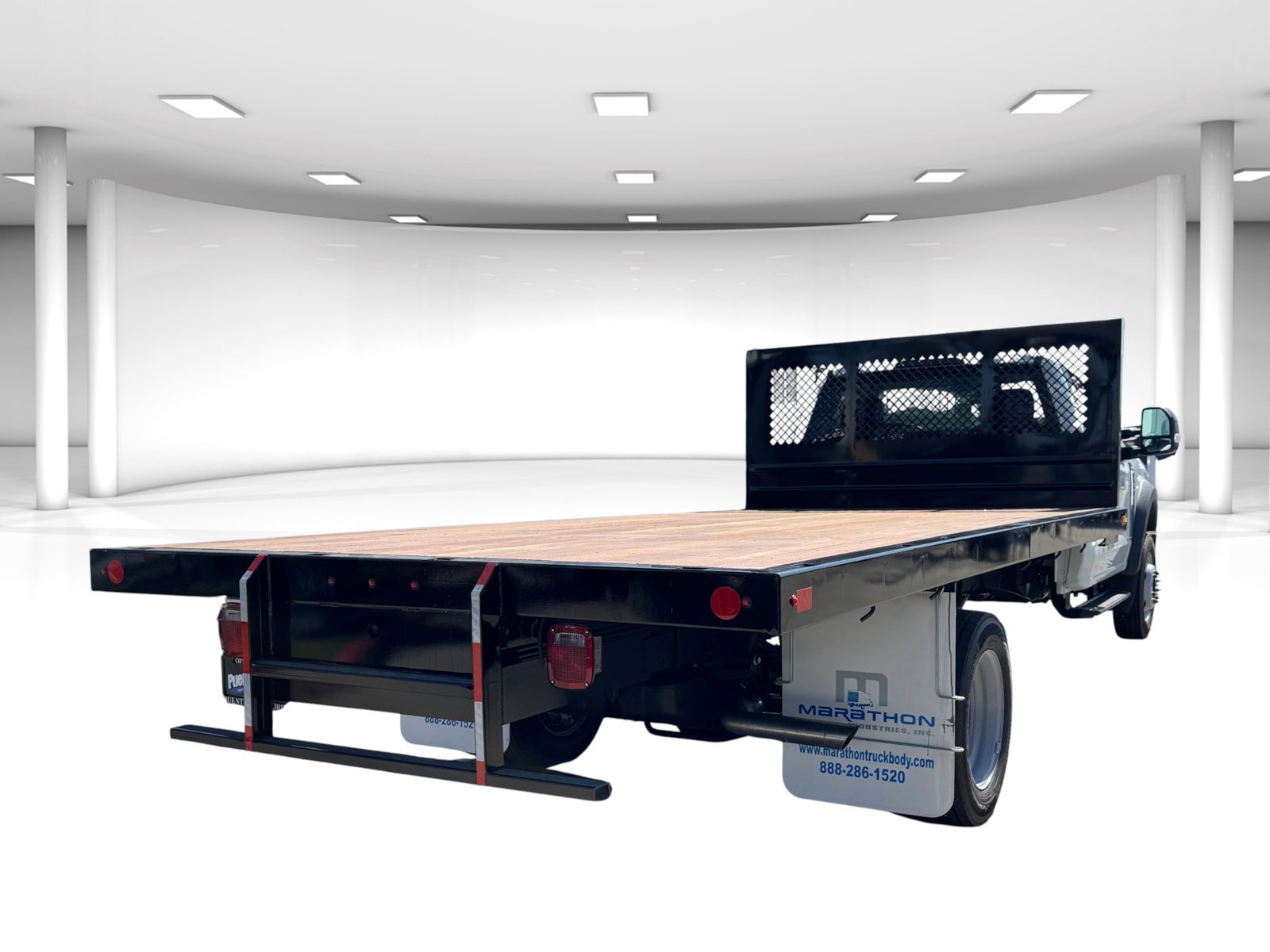 2025 Ford F-550 Super Duty Chassis Cab XLT - Photo 5