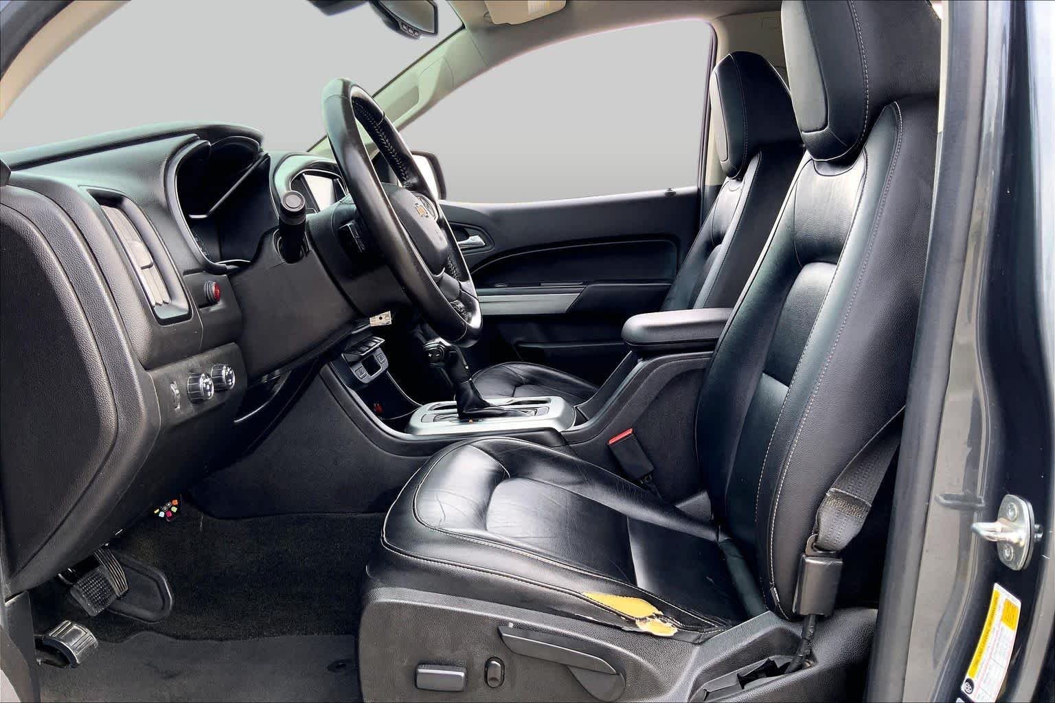 Used 2016 Cyber Gray Metallic Chevrolet 4WD LT image 8