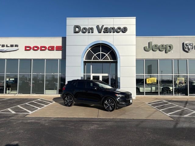 2021 Volvo XC40 R-Design