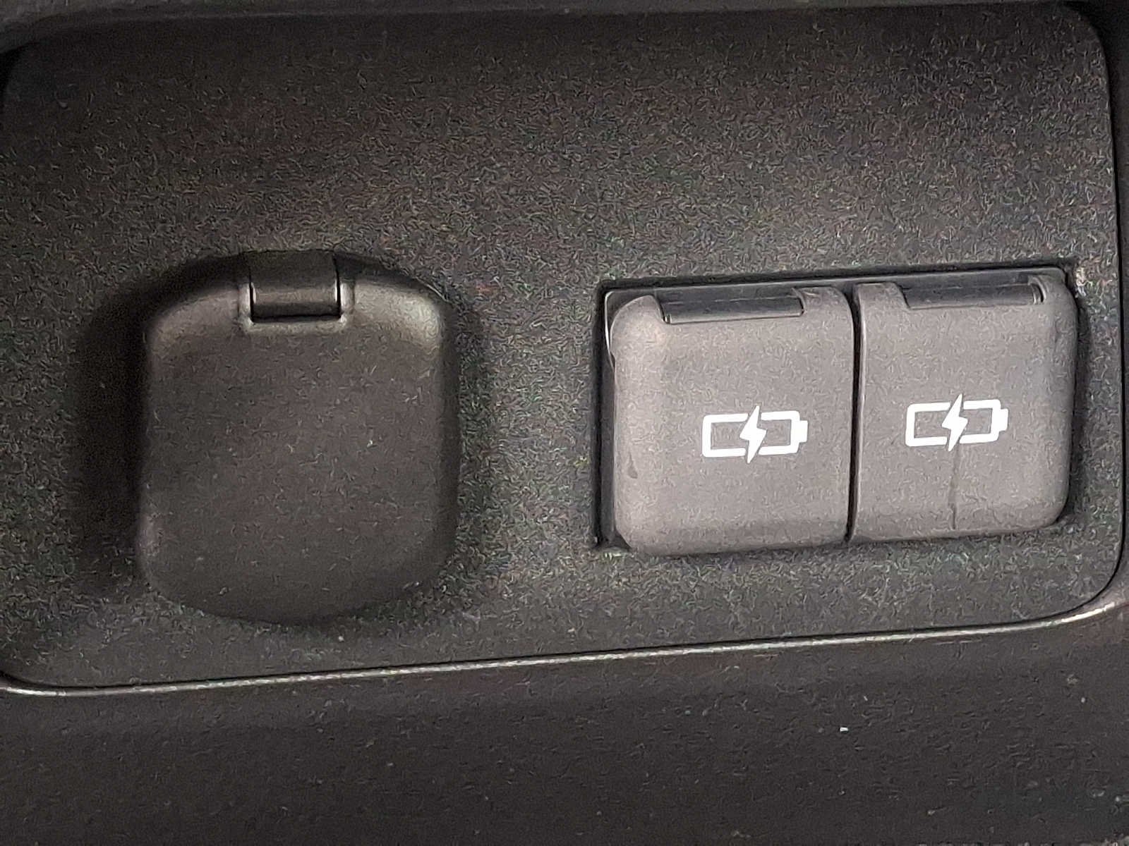 Used 2024 Atomic Silver Lexus F SPORT Handling image 11