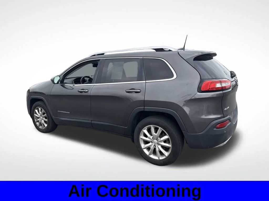 Used 2017 Granite Crystal Clearcoat Metallic Jeep Limited image 3