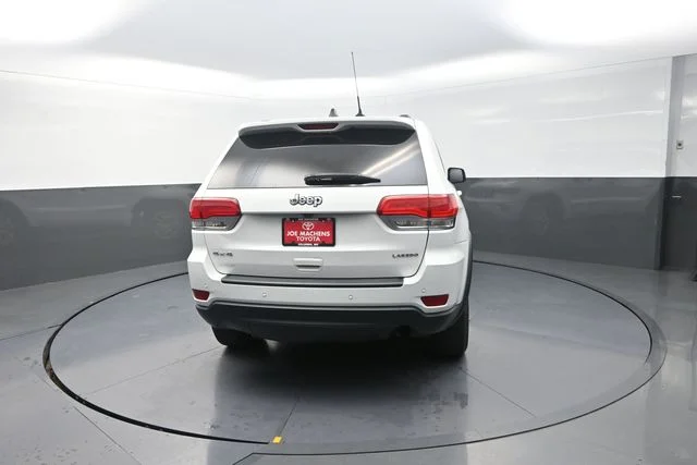 Used 2019 White Jeep Laredo E image 7