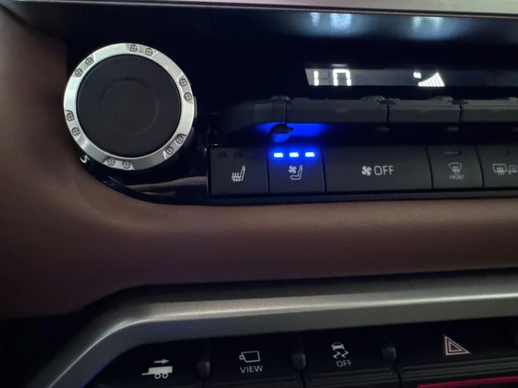 2025 Toyota Tundra 1794 Edition - Photo 24