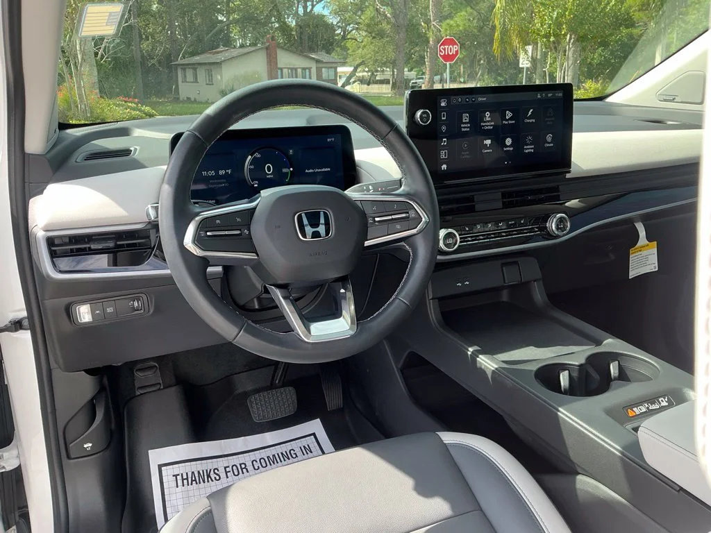 Used 2025  Honda Touring image 29