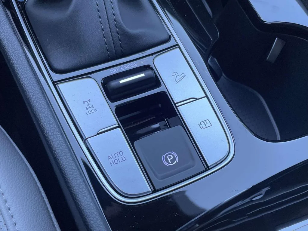 New 2026 Black Hyundai SEL image 28