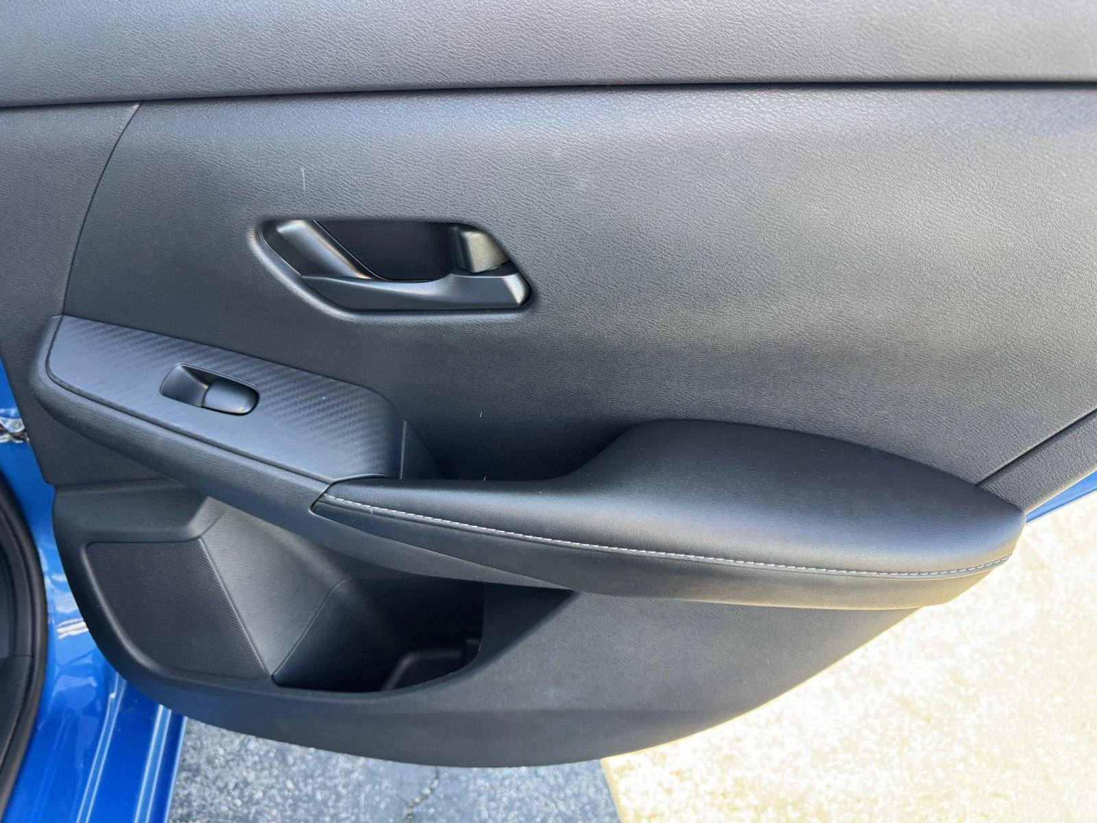 Used 2024 Electric Blue Met Nissan SV image 11