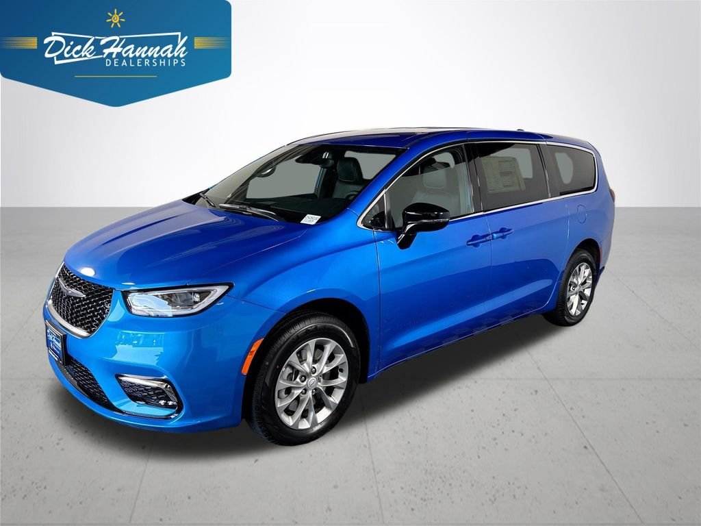 2026 Chrysler Pacifica Select AWD's photo