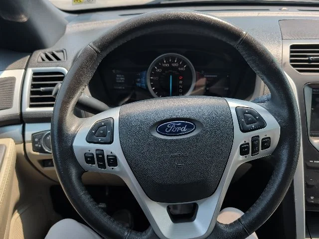 Used 2015 Red Ford XLT image 17