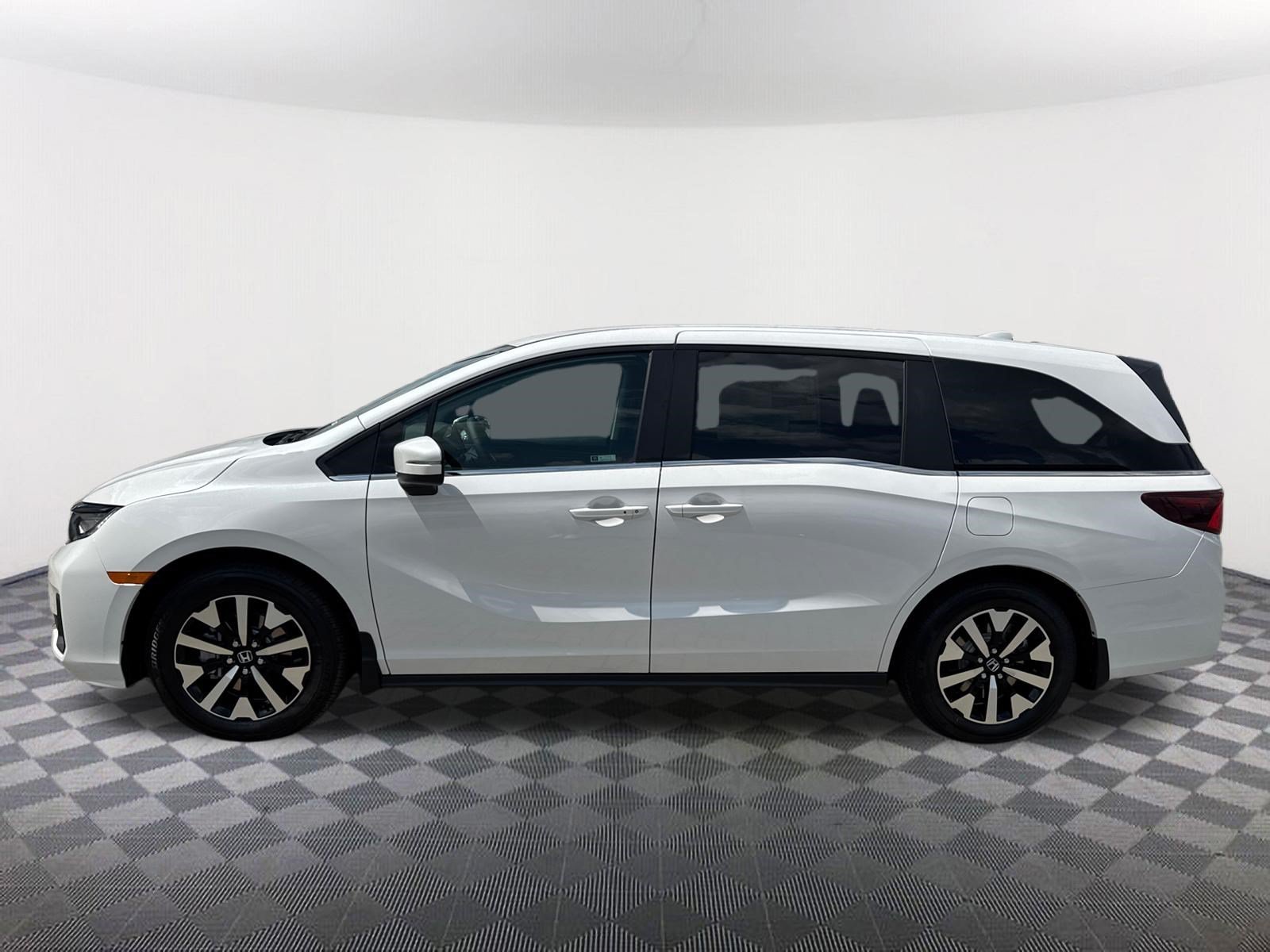 New 2026 Platinum White Pearl Honda EX-L image 4