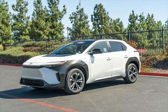 Certified Used 2023 WIND CHILL PEARL* Toyota  image 3