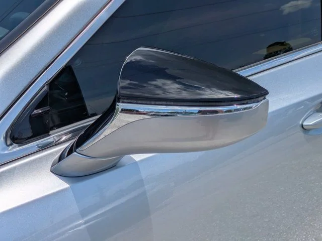 Used 2025 Iridium Lexus 300h image 12
