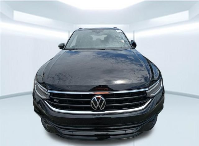 Used 2023 Black Volkswagen 2.0T SE R-Line Black image 5