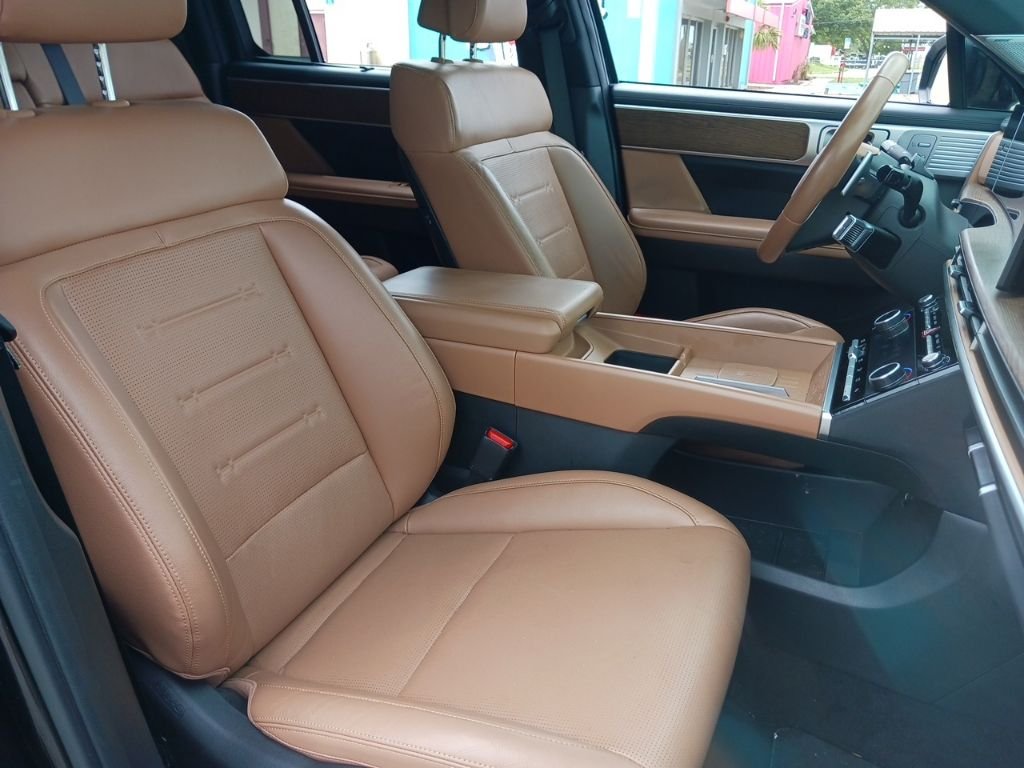 2025 Hyundai Santa Fe Limited - Photo 16