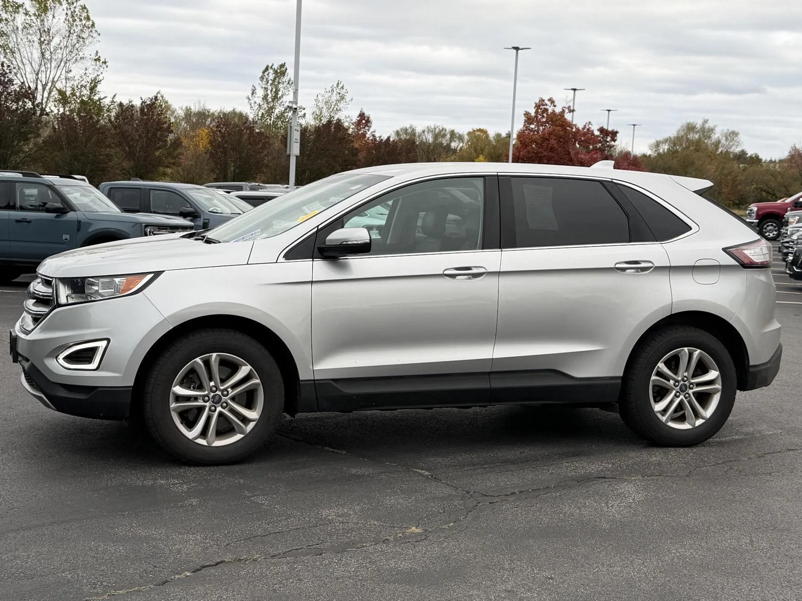 Used 2018 Ingot Silver Ford SEL image 2