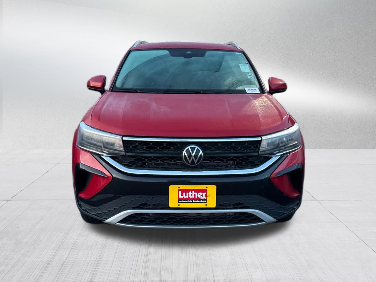 Used 2024 Volkswagen Taos SE with VIN 3VVUX7B29RM076090 for sale in Brooklyn Center, Minnesota