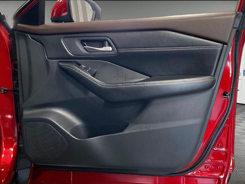 Used 2023 Red Nissan SL image 12