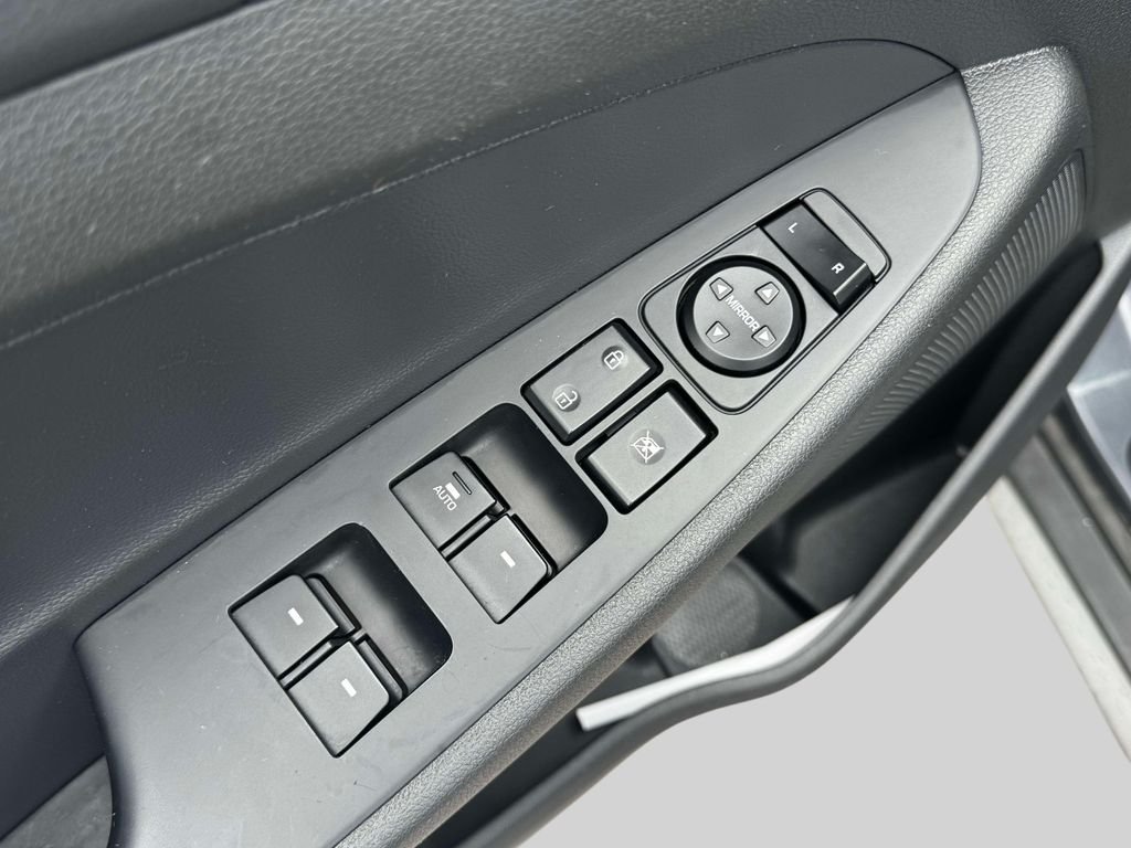 Used 2020 Blue Hyundai Sport image 15