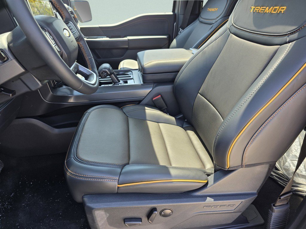 New 2026 Iconic Silver Metallic Ford Tremor image 37
