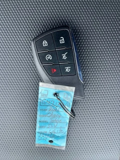 Used 2025 Iridescent Pearl Tricoat Chevrolet RST image 31