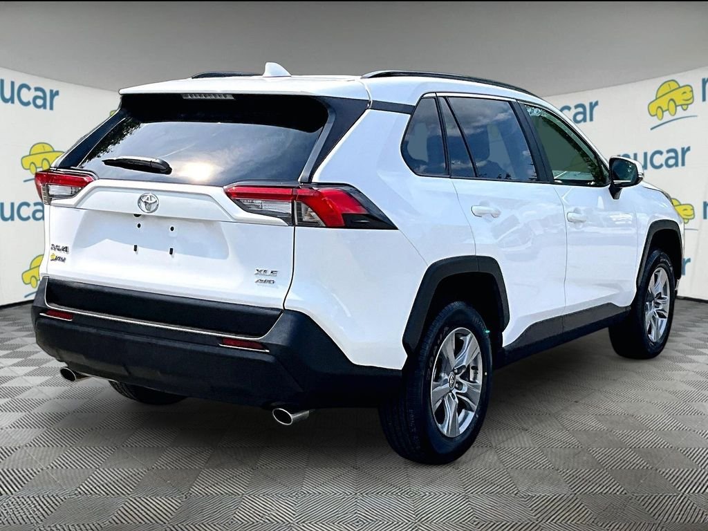 Used 2025 White Toyota XLE image 6