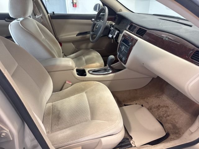 Used 2010 Gold Chevrolet LS image 22