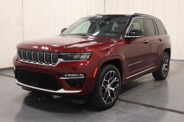 2025 Jeep Grand Cherokee Summit Reserve photo 3