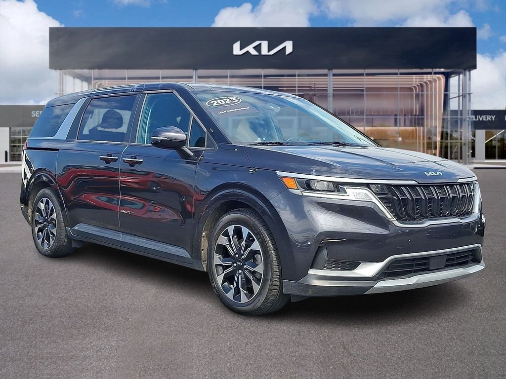2023 Kia Sedona EX's photo