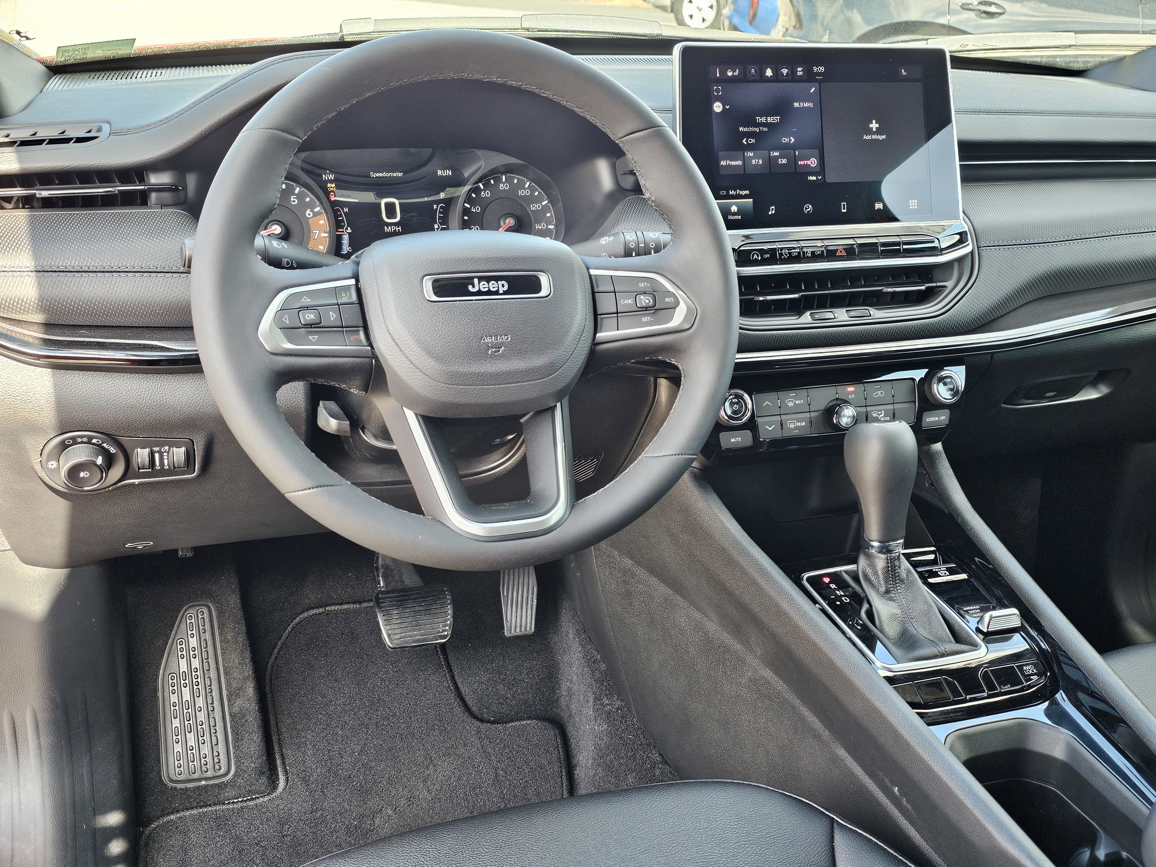 New 2026 Red Hot Pearlcoat Jeep Latitude Altitude image 32