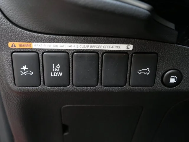 Certified Used 2022 Red Diamond Mitsubishi SEL image 16