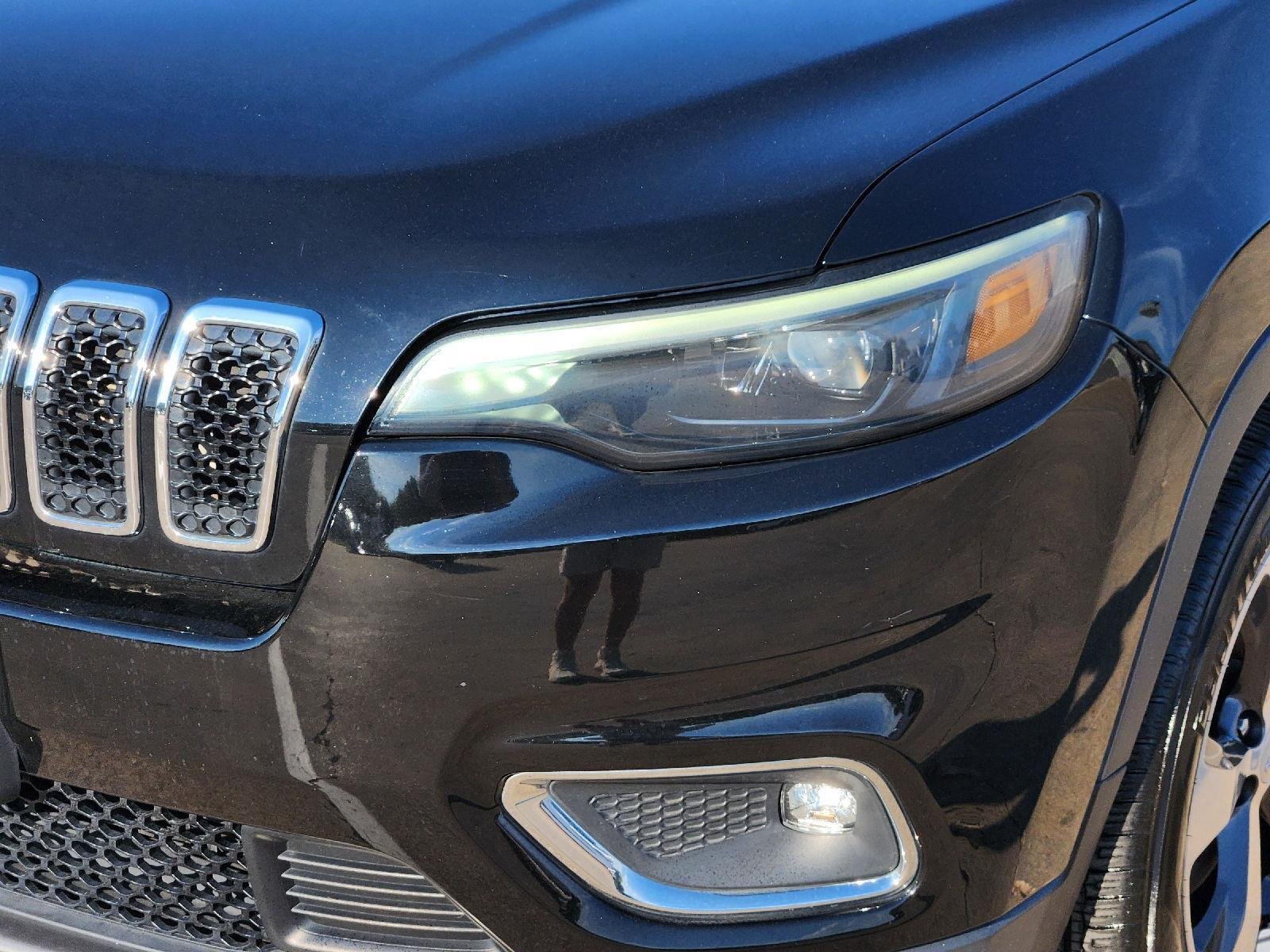 Used 2019 Diamond Black Crystal Pearlcoat Jeep Limited image 7