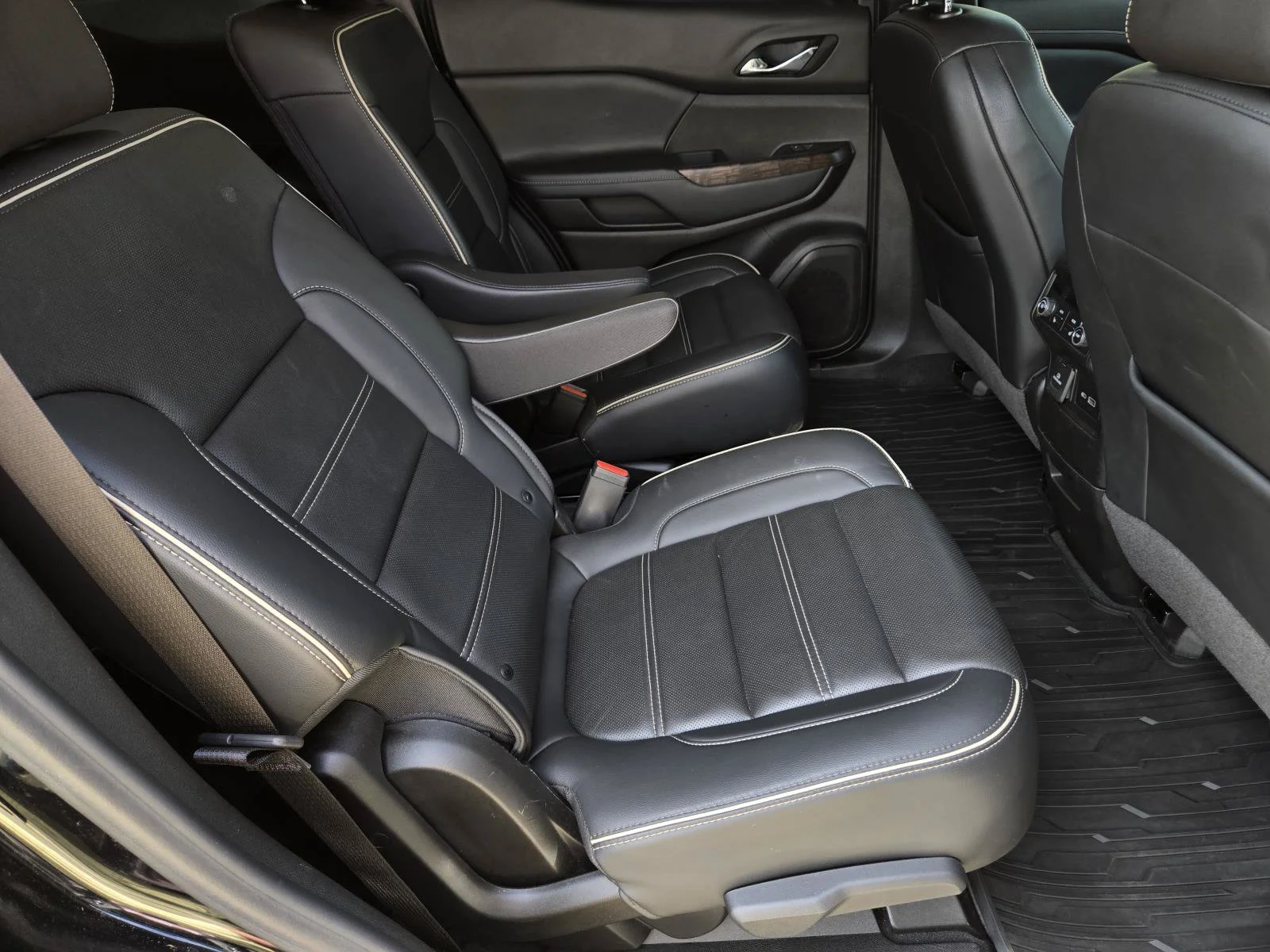 Used 2023 Ebony Twilight Metallic GMC Denali image 37