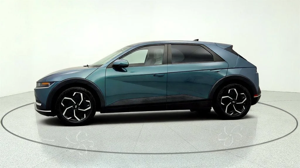 Used 2023 Digital Teal Hyundai SEL AWD image 8