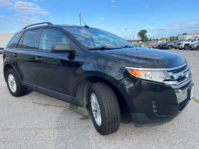 Used 2013 Black Ford SE image 7